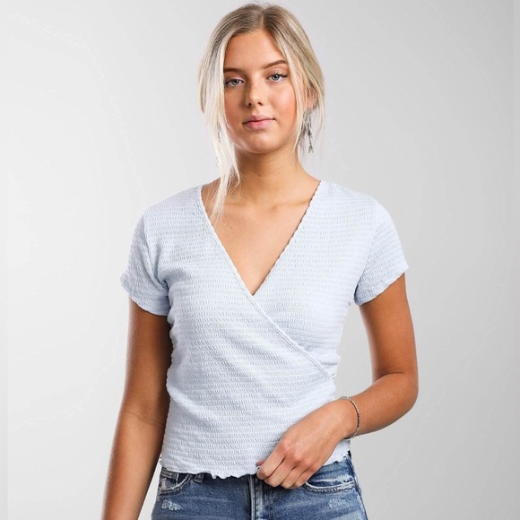 Paper Crane Tops - Paper Crane off white smocked crisscross short sleeve top. Women’s Medium